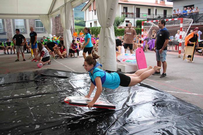 Lotsak ez du lekurik salontz 50 1565373559291