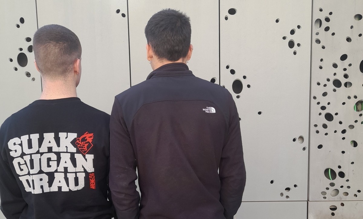 «‘Euskaraz’ hitza entzun, eta aurre egin zidan»