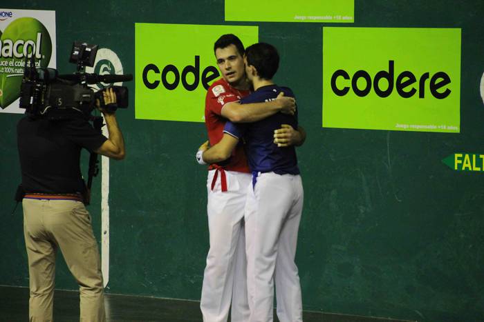 Bi maisu handi, katedralean 45 1571600533198