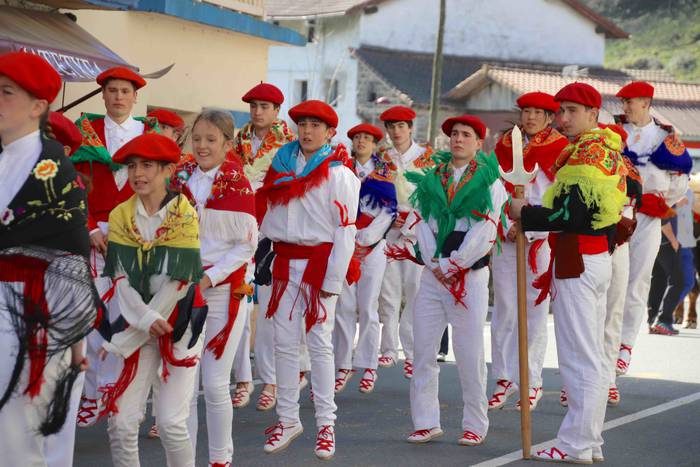 Dantzatzen duen herria 31 1581859451787