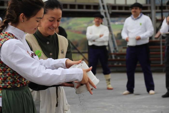 Auzolanaren fruitu, azoka 20 1541960784641