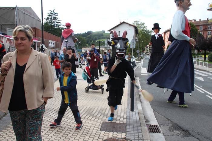 Erraldoiak, buruhandiak eta  30 1505067950220