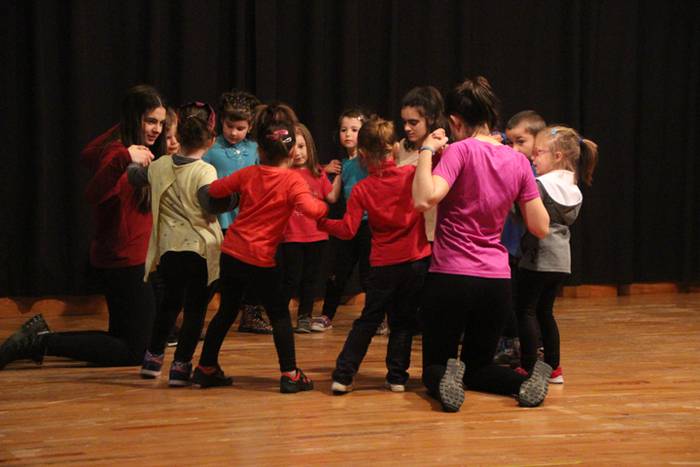 Sutarri haurren dantza taile 12 1521831096236