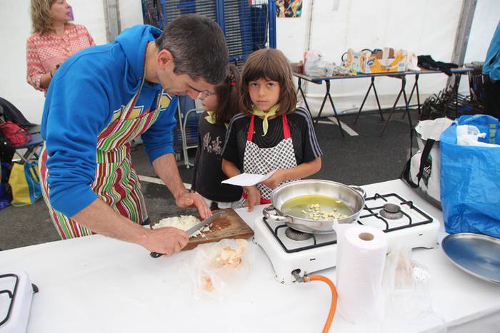 Auzo giroa mantenduz Amarotzen 2 1467476292326