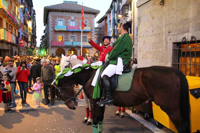 Zaldunak ere helduen danborr 5 1551555227999