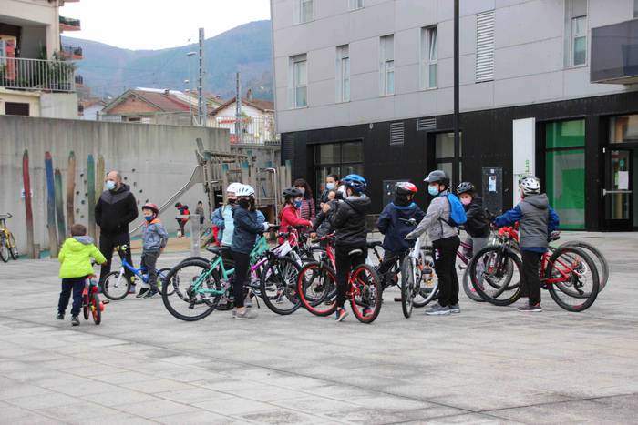 Haurrek kirol ezberdinak pro 58 1608389700994