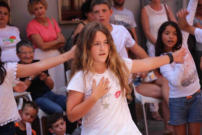 Tripa beteta, dantzan pasa d 74 1563205354204