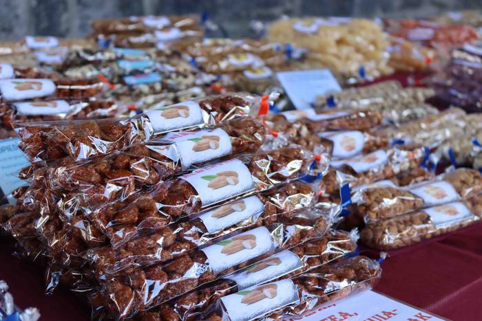 Artisau eta janari postuz be 60 1653821457563