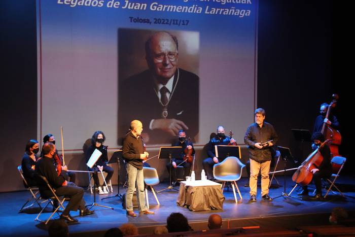 Juan Garmendia Larrañagaren bilduma Tolosaren esku geratu da