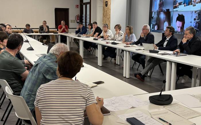 Alkateekin bildu da aldundia euriteak eragindako kalteez hitz egiteko