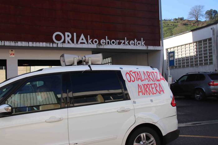 Auto-karabana egin dute osta 17 1610796592785