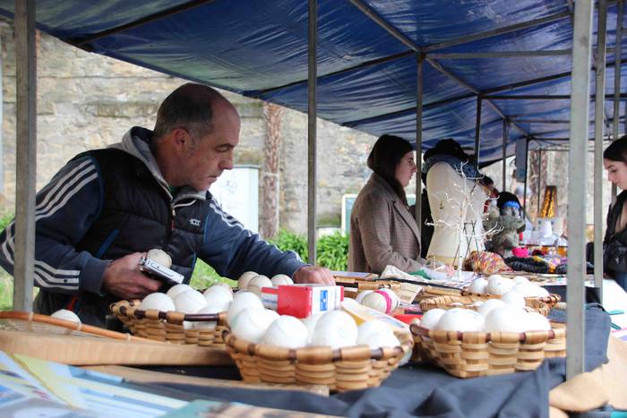 Gabonetako azokak jende asko 39 1576941766676