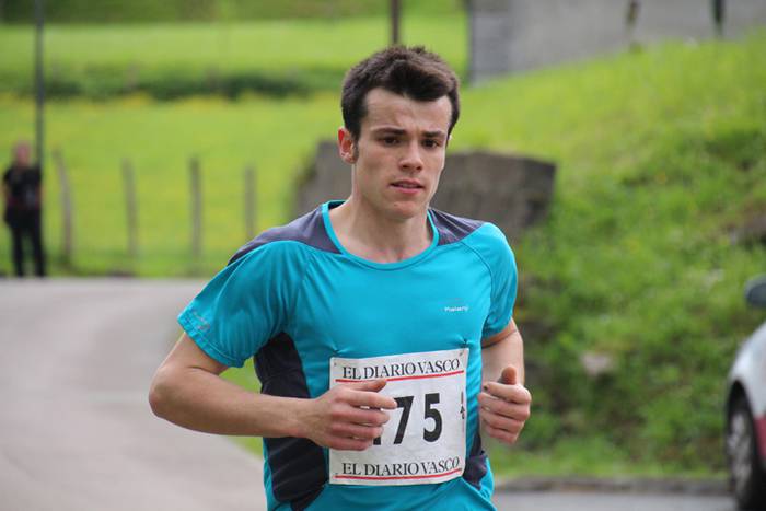 Aitziber Ibarbia eta Julen L 87 1525009371821