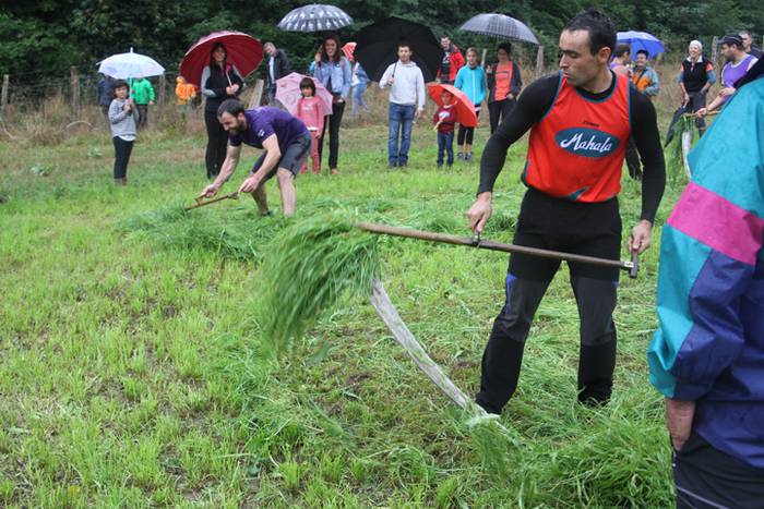 Segalariak, euria eta txakurraren aurka korrika 33 1474130971799