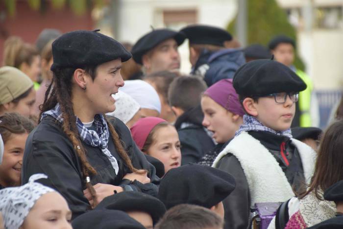 Ibarrako Uzturpe ikastolakoak gabon eskean 62 1545653492545