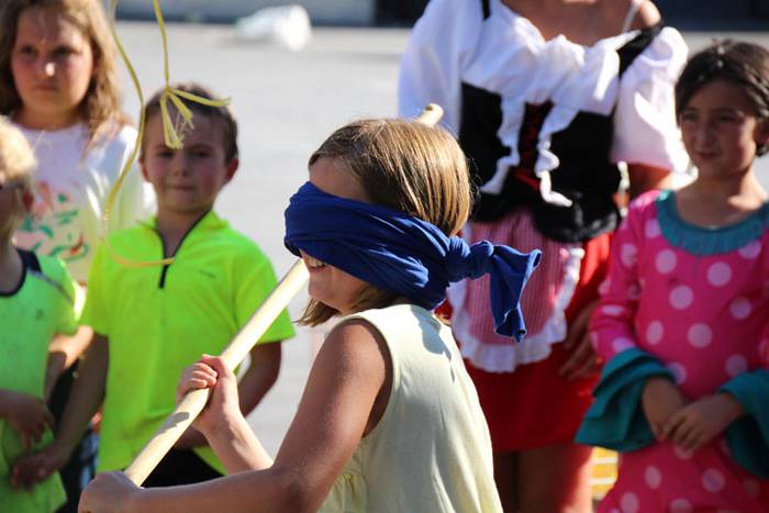 Mailot horia parte hartzaile guztientzat 12 1471109745429