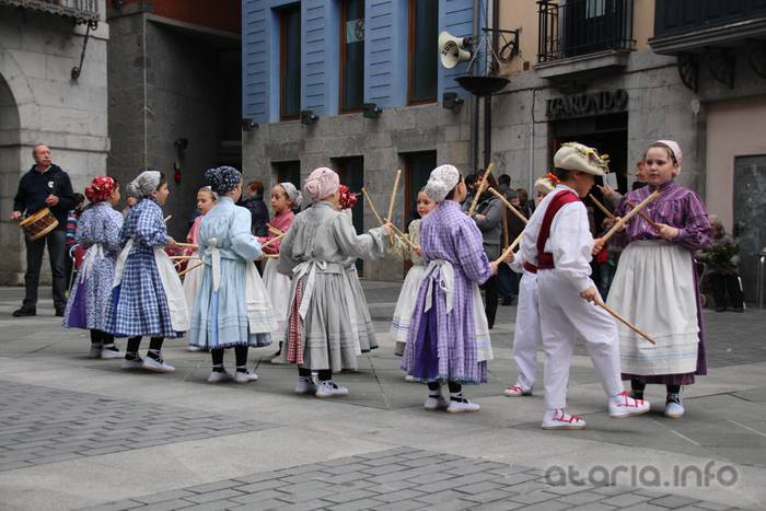 Dantzari Txiki eguna Tolosan 2016 9 1458400057252