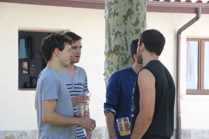 Itzalean jarri eta txotx 16 1471283756354