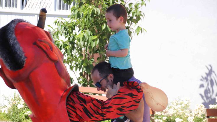 Auzoa elkartzeko, festa bezalakorik ez dago