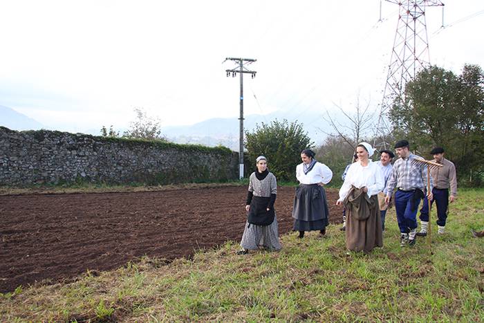 ADUNAKO KULTUR ASTEA 2017. G 4 1511017869326