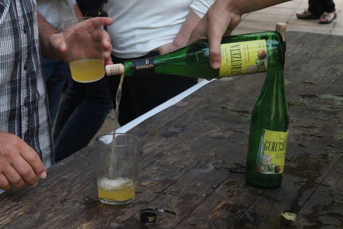 Sagardoz lagunduta jarraitu  24 1504375713906