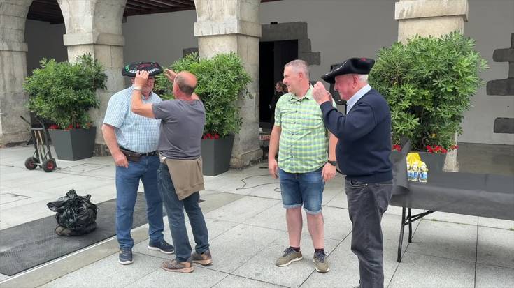 Bazkide sortzaileak omendu dituzte