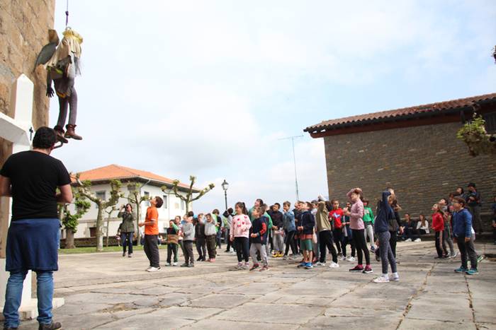 Simonen baimenaz, festa lege 9 1525537566582