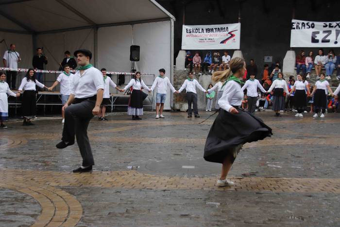 Irurako dantza soka sanmiela 38 1664023881786