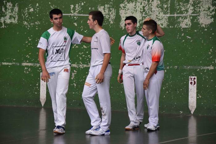 Eskuz Binakako Santio Txapel 12 1627541727498