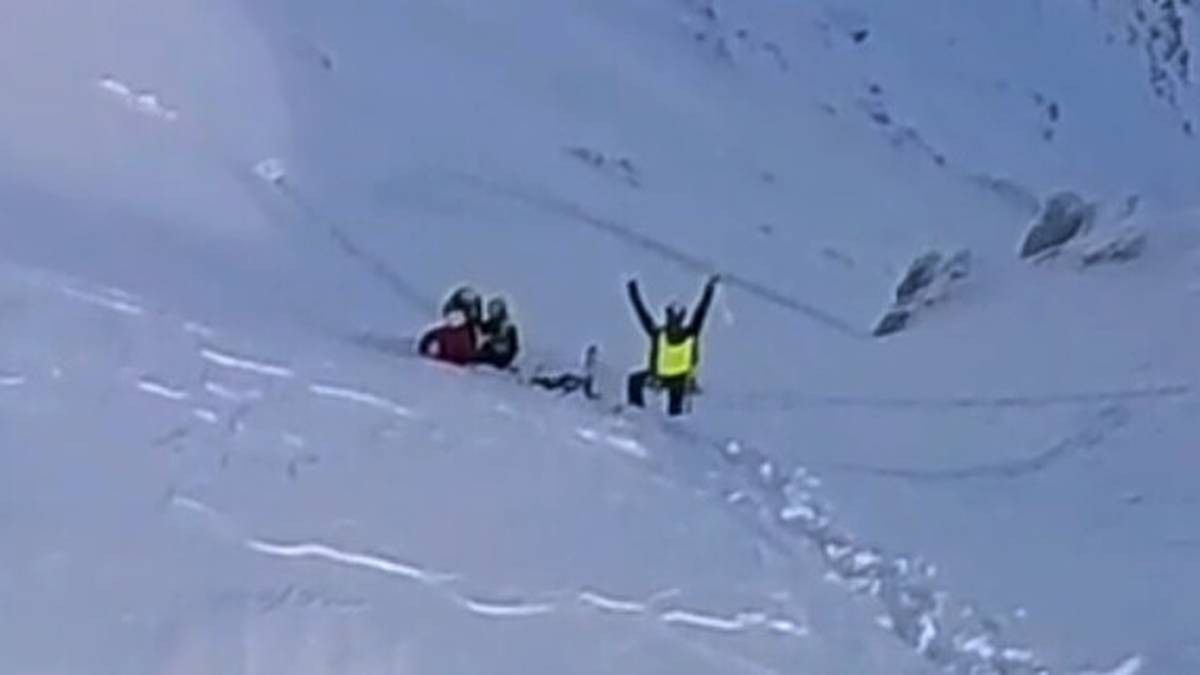 Bidaniar bat erreskatatu dute Pirinioetan