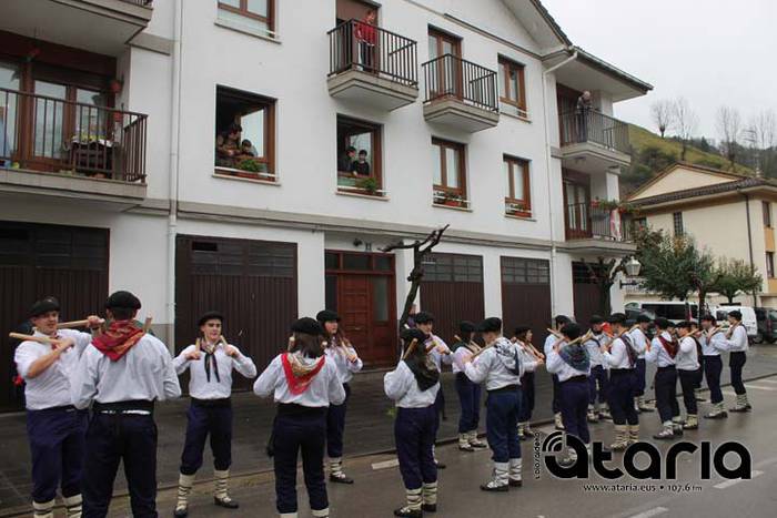 Talaiak tanten azpian ere da 37 1518354053742