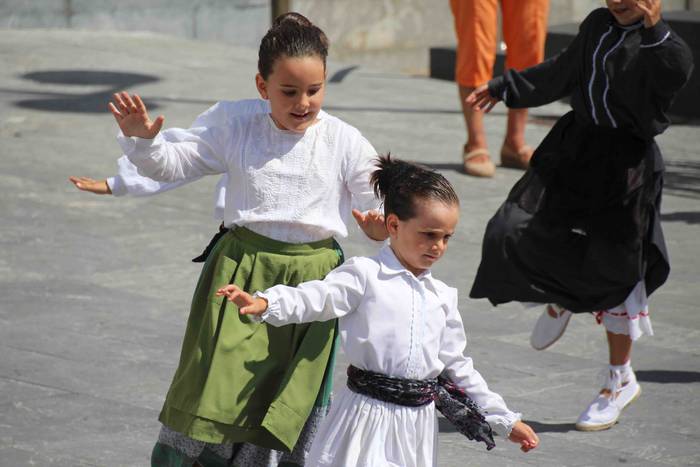 Axeri-dantza Aduna Jaiak 201 14 1534333983245