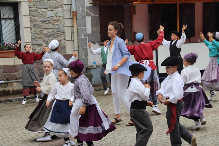 Dantzarako afizioa badaukate 27 1566133760104