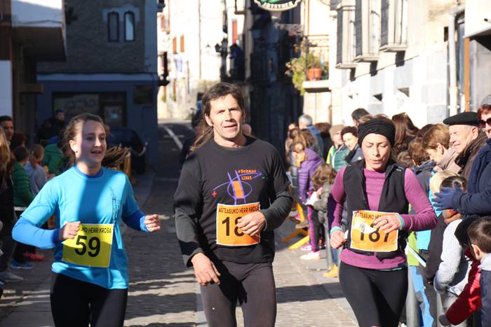 II. Kros solidarioa Asteasun  11 1483883560976