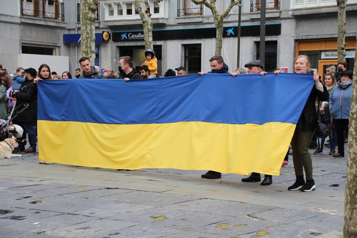 Ukrainarekiko elkartasuna adierazi du eskualdeak