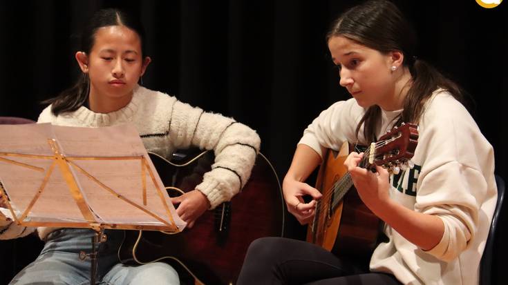 Musikari gazteak hasi dira herriak eta aretoak girotzen