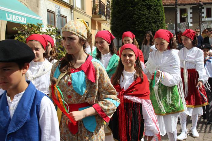 Haurrek alaitu dituzte kalea 21 1494677869939