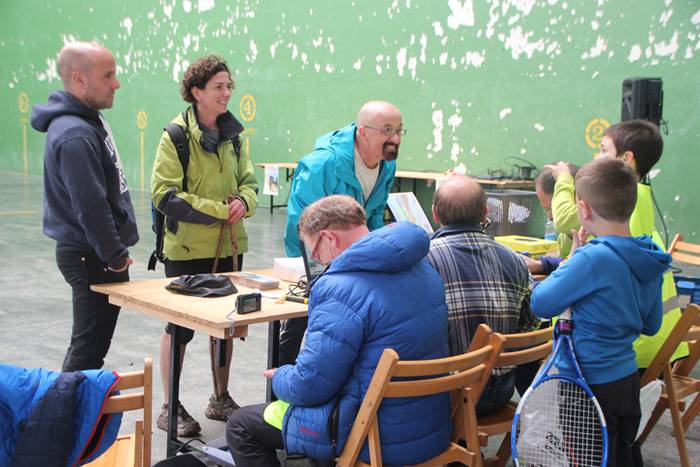 Zortzi herritatik barrena, H 16 1526225739589