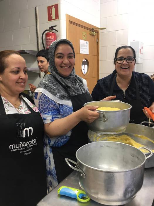 Jatorri ezberdinetako emakum 24 1560617138005