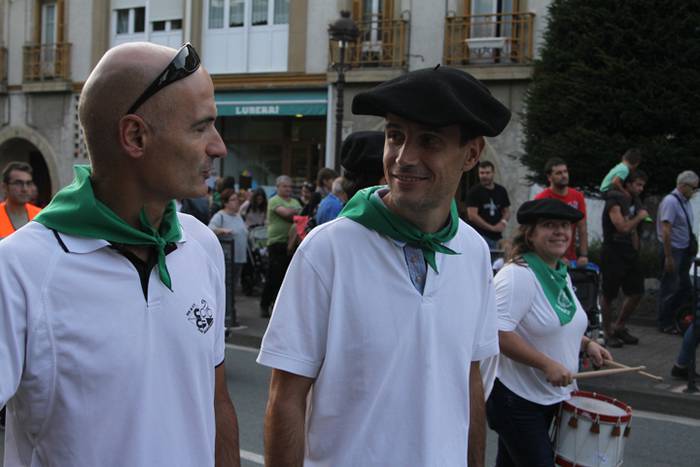 Irurako odol emaileek bota dute txupinazoa 18 1474654478019