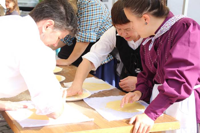 Azoka eguna Goiatzen 10 1474810016372