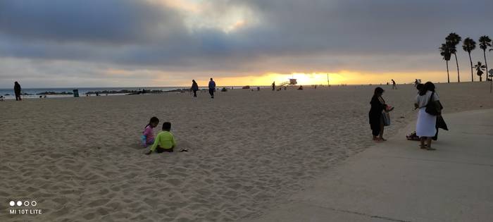 San Diegoko ondartzan ilunabarra