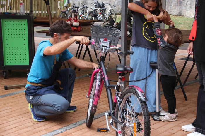 BIgarren eskuko azoka, mugik 10 1664013936182