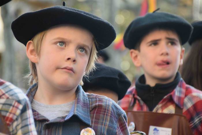 Danbor hotsak, txikienen esk 42 1551547901931