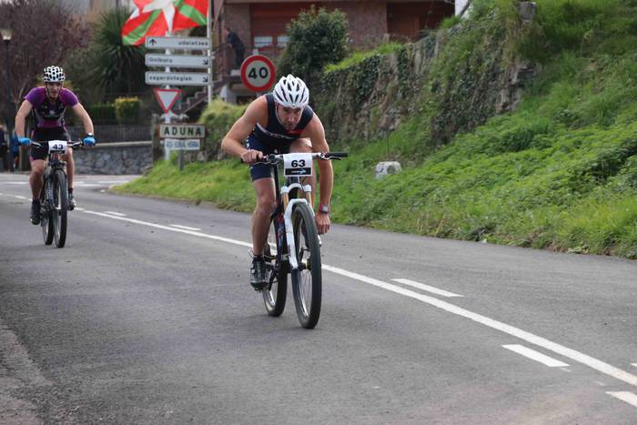 Alexander Ordeñana eta Zuriñ 51 1543079292511