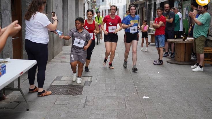 Erraldoiak ere korrika ibili dira Iratzar Elkartearen 35. urteurrenean
