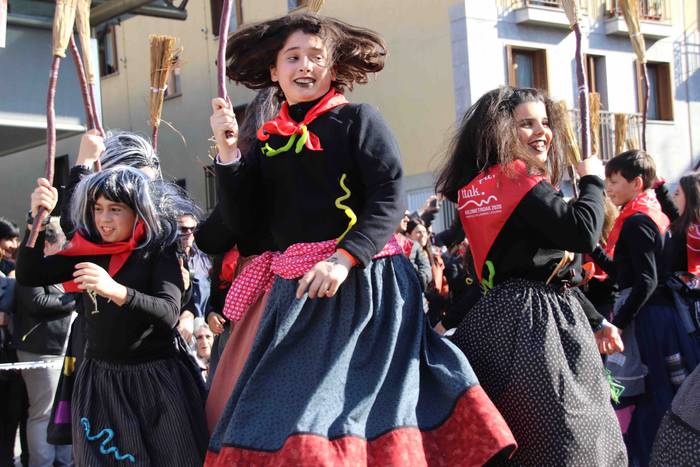 Lamiak, sorginak eta iratxoa 45 1582223396771