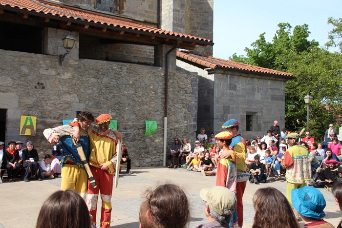 Dantza, kantua eta antzerkia, maskaradan - 34