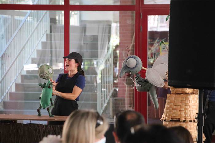 Kale antzerkia egin dute Vil 19 1595680101903