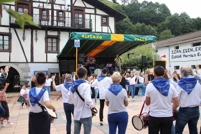 Euskal dantzek harrobia dute 28 1567950049906